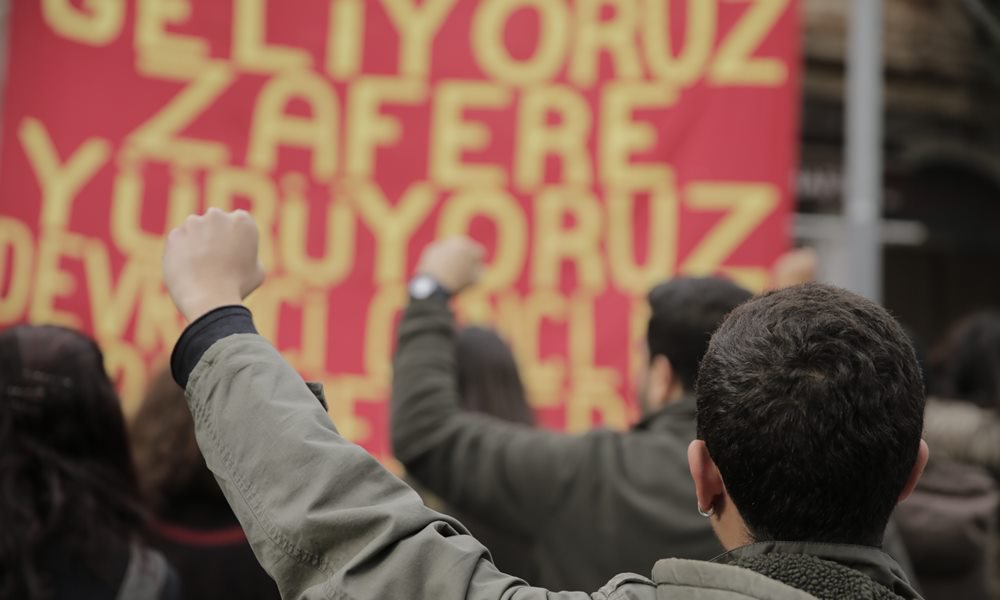 GENÇLİĞİN DEVRİMCİ MÜCADELESİNİ YENEMEZSİNİZ: 1 MAYIS GÖZALTILARI SERBEST BIRAKILSIN!