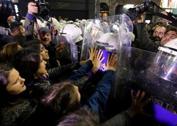 25 Kasım’da yasaklarınıza karşı kadınlar direnişte!